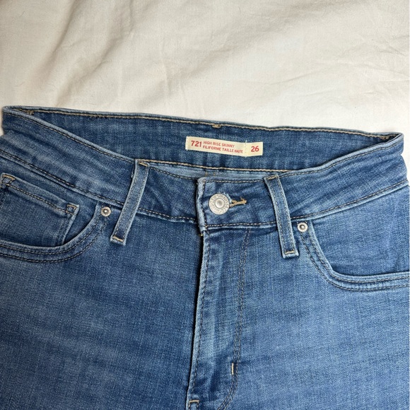 Levi’s 721 High Rise Skinny Jeans - Picture 4 of 7